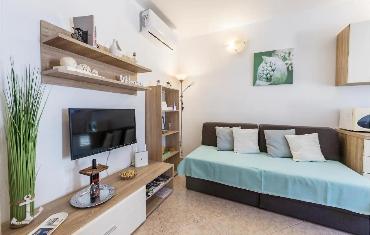 Cozy Apartment In Fazana With Wifi Croacia
