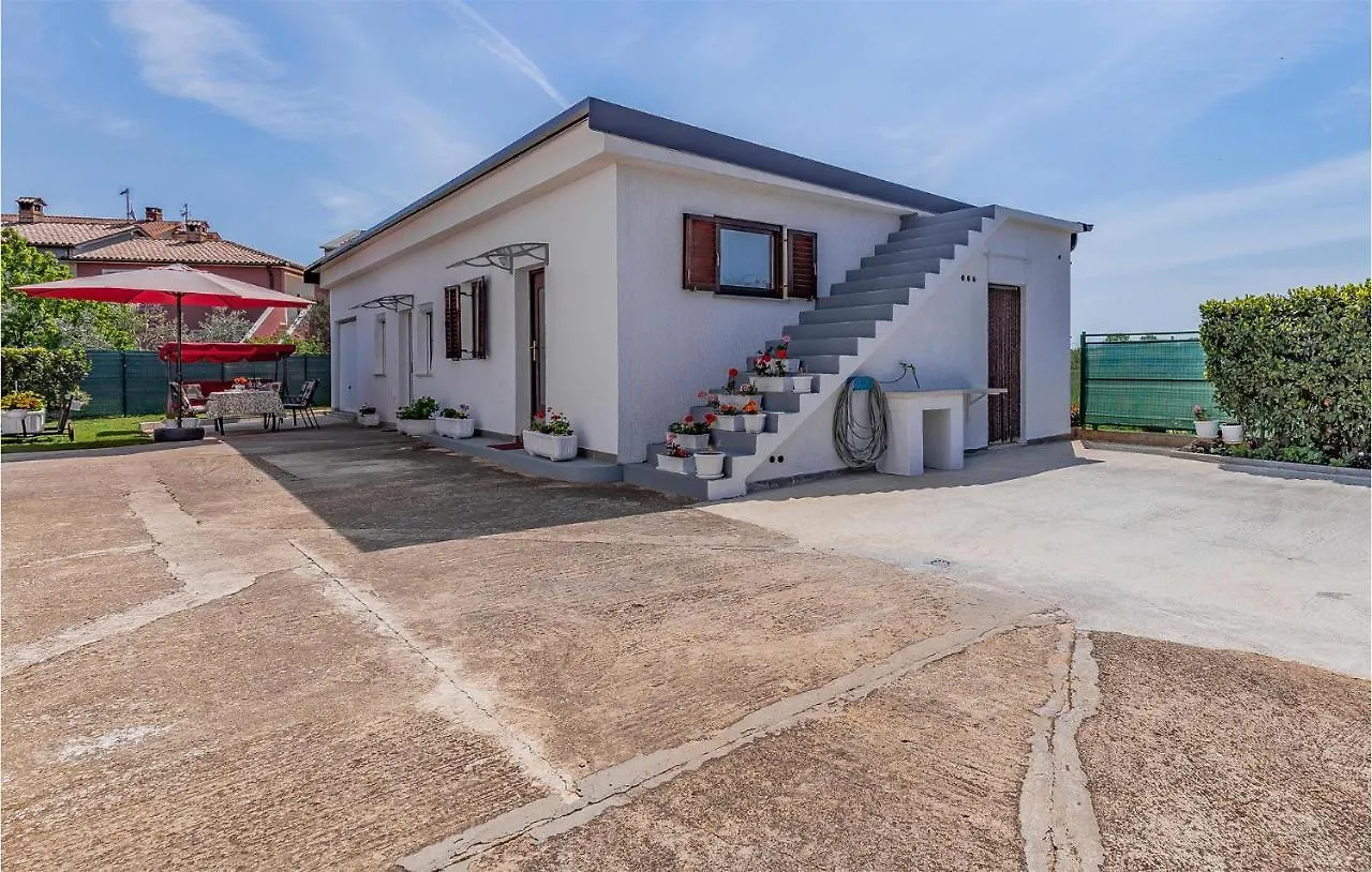 Cozy Apartment In Fazana With Wifi