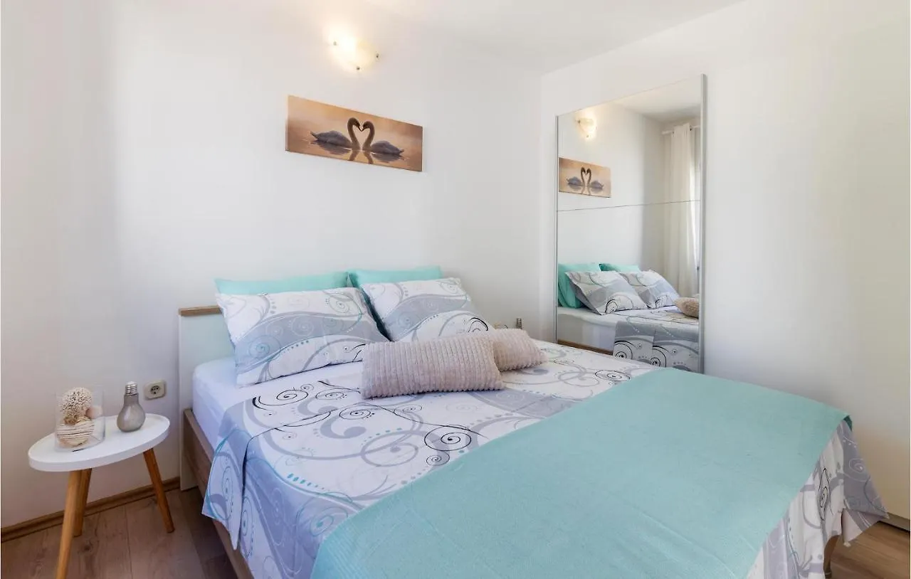 Cozy Apartment In Fazana With Wifi